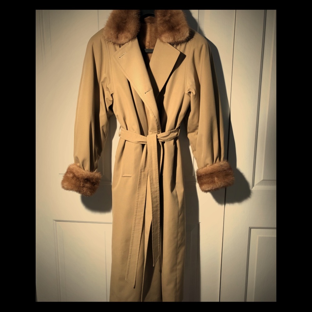 Gorgeous Mink and Fabric Coat - NWOT - Size 4-6